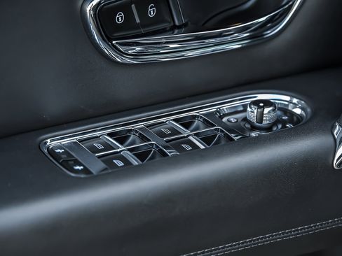 Used 2020 Bentley Bentayga AWD/4WD image 18