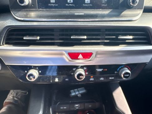 Used 2020 Kia Telluride LX FWD image 6