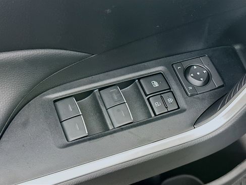 Used 2025 Toyota RAV4 XLE w/ Convenience Package FWD image 15