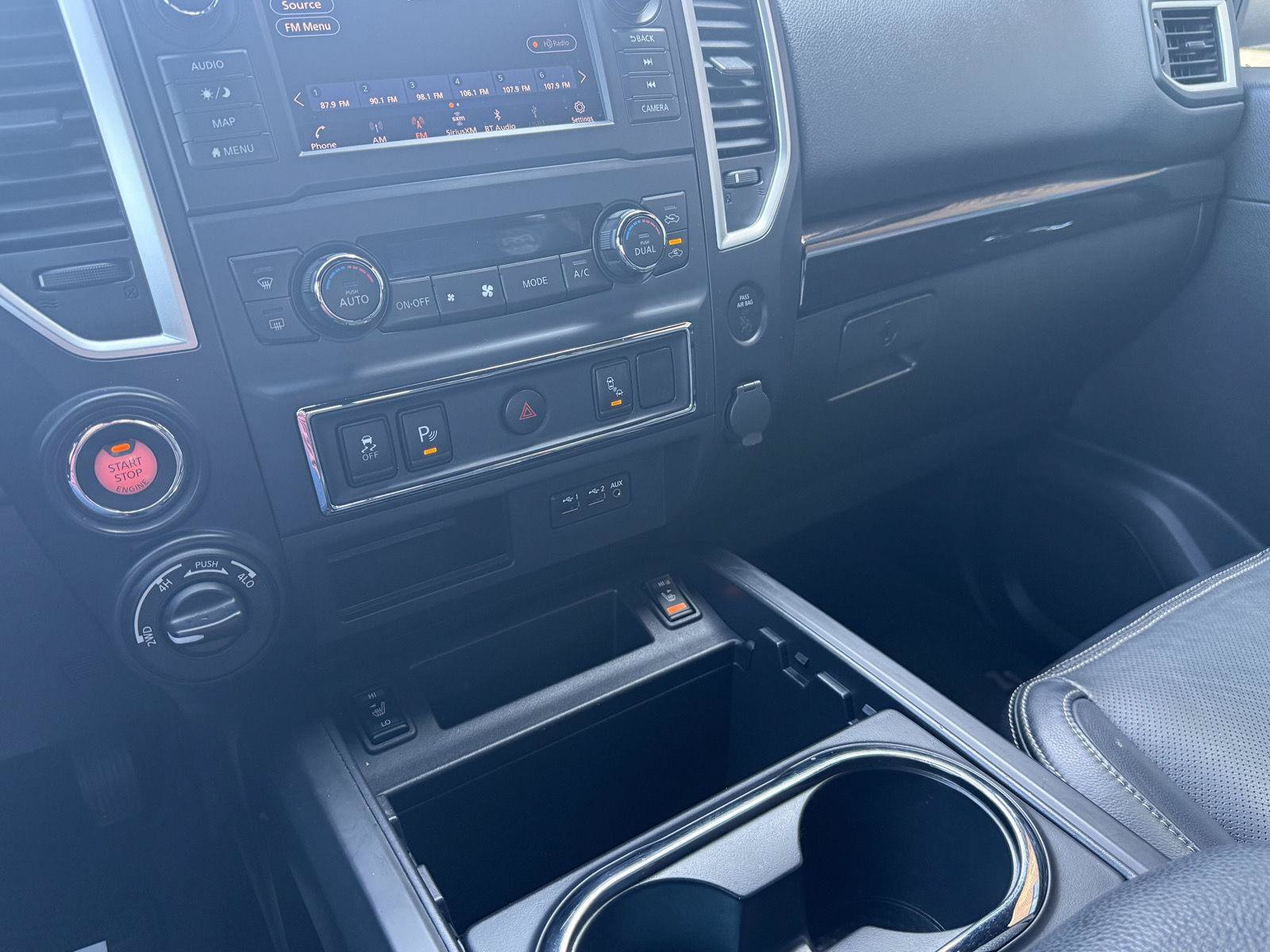 Used 2019 Nissan Titan SV w/ SV Convenience Package AWD/4WD image 8