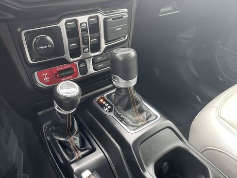 Used 2023 Jeep Gladiator Mojave w/ LED Lighting Group AWD/4WD image 34