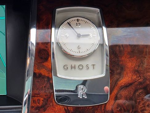 Used 2015 Rolls-Royce Ghost image 19