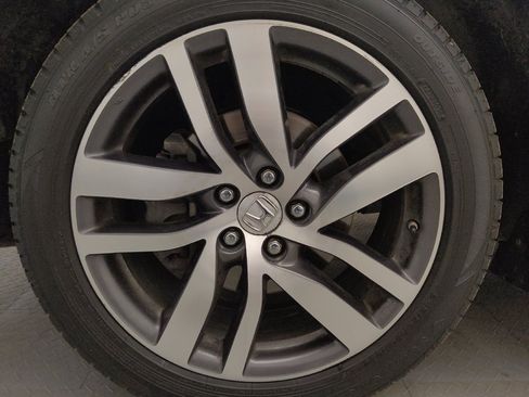Used 2018 Honda Pilot Touring image 31