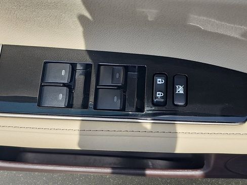 Used 2016 Lexus ES 350 w/ Luxury Package w/Wood Trim FWD image 30
