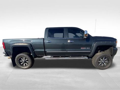Used 2017 GMC Sierra 2500 SLT w/ Duramax Plus Package AWD/4WD image 16
