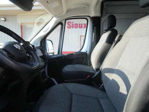 Used 2023 RAM ProMaster 2500 FWD image 14