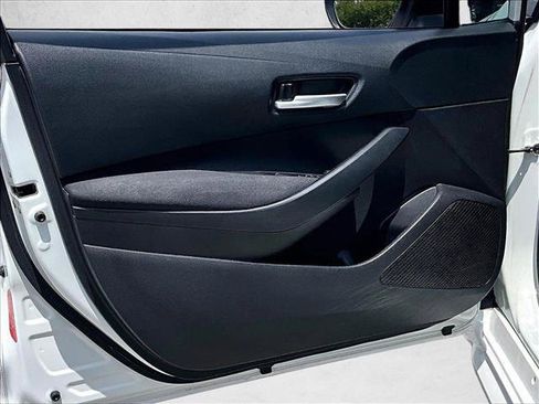 Used 2021 Toyota Corolla LE FWD image 18