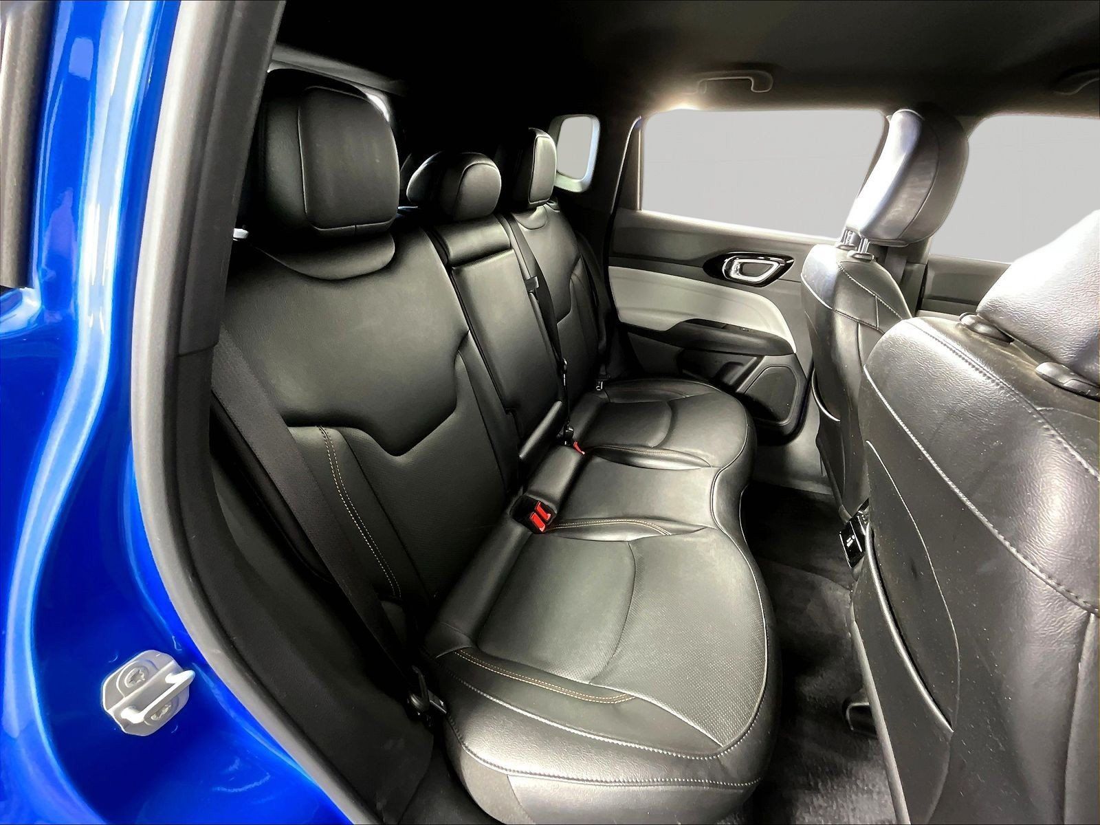 Used 2023 Jeep Compass Limited w/ Elite Group AWD/4WD image 24