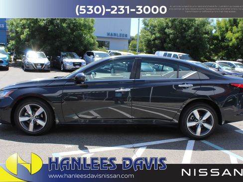 Used 2021 Nissan Altima 2.5 SV FWD image 2