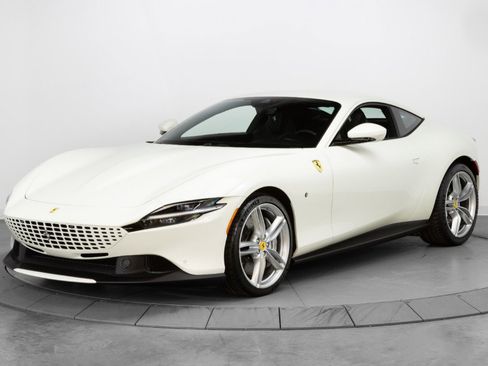 Certified 2022 Ferrari Roma image 3