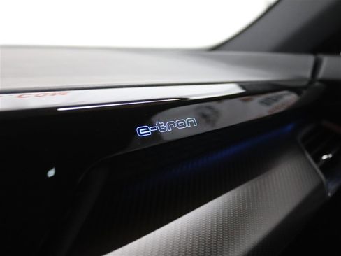 Used 2022 Audi e-tron GT Prestige w/ Prestige Package image 34