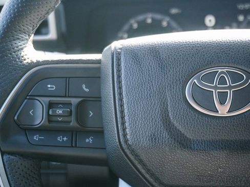 Used 2025 Toyota Tacoma Limited image 18