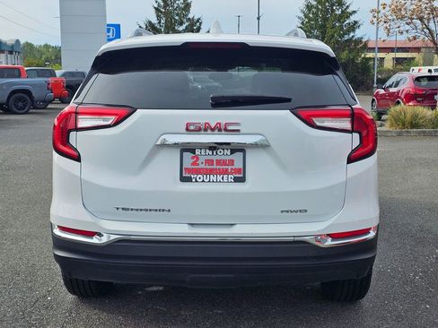 Used 2024 GMC Terrain SLT AWD/4WD image 6