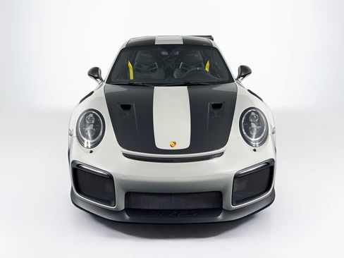 Used 2018 Porsche 911 GT2 RS RWD image 2