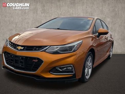 Used 2017 Chevrolet Cruze LT w/ Sun And Sound Package image 3