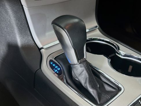 Used 2018 Jeep Grand Cherokee Limited AWD/4WD image 25