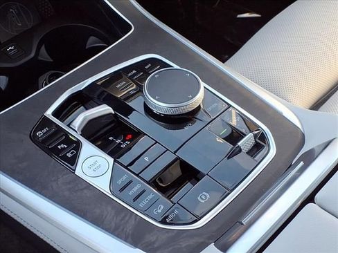 New 2025 BMW X5 xDrive50e image 14