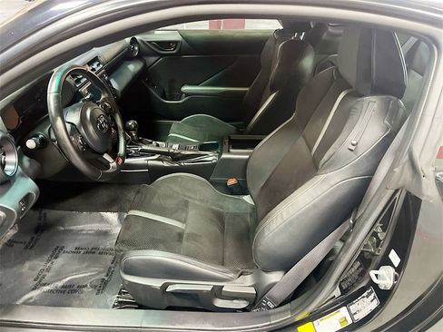 Used 2023 Toyota GR86 Premium w/ ALL Weather Mat Package (TMS) image 20