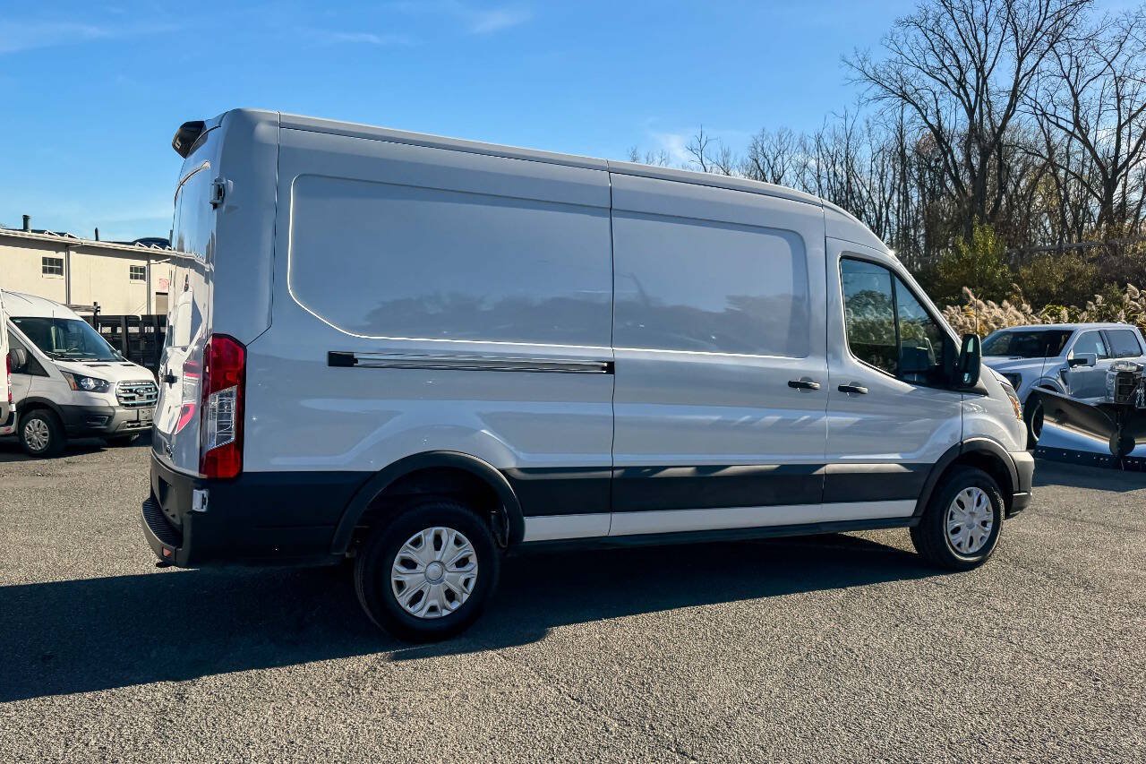 Used 2023 Ford E-Transit Medium Roof RWD image 3