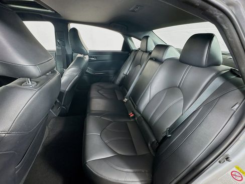 Certified 2019 Toyota Avalon XLE w/ Moonroof Package image 18