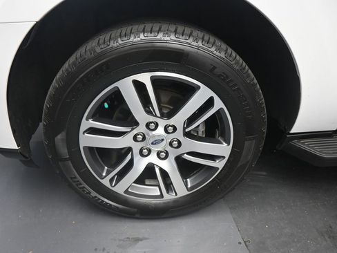 Used 2024 Ford Expedition Limited AWD/4WD image 27