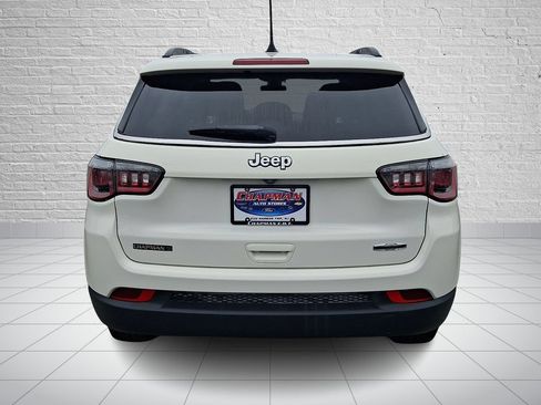 Used 2018 Jeep Compass Latitude w/ Popular Equipment Group FWD image 6