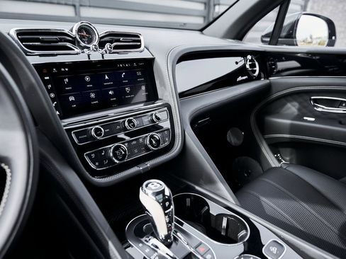 Used 2023 Bentley Bentayga Extended Wheelbase AWD/4WD image 67