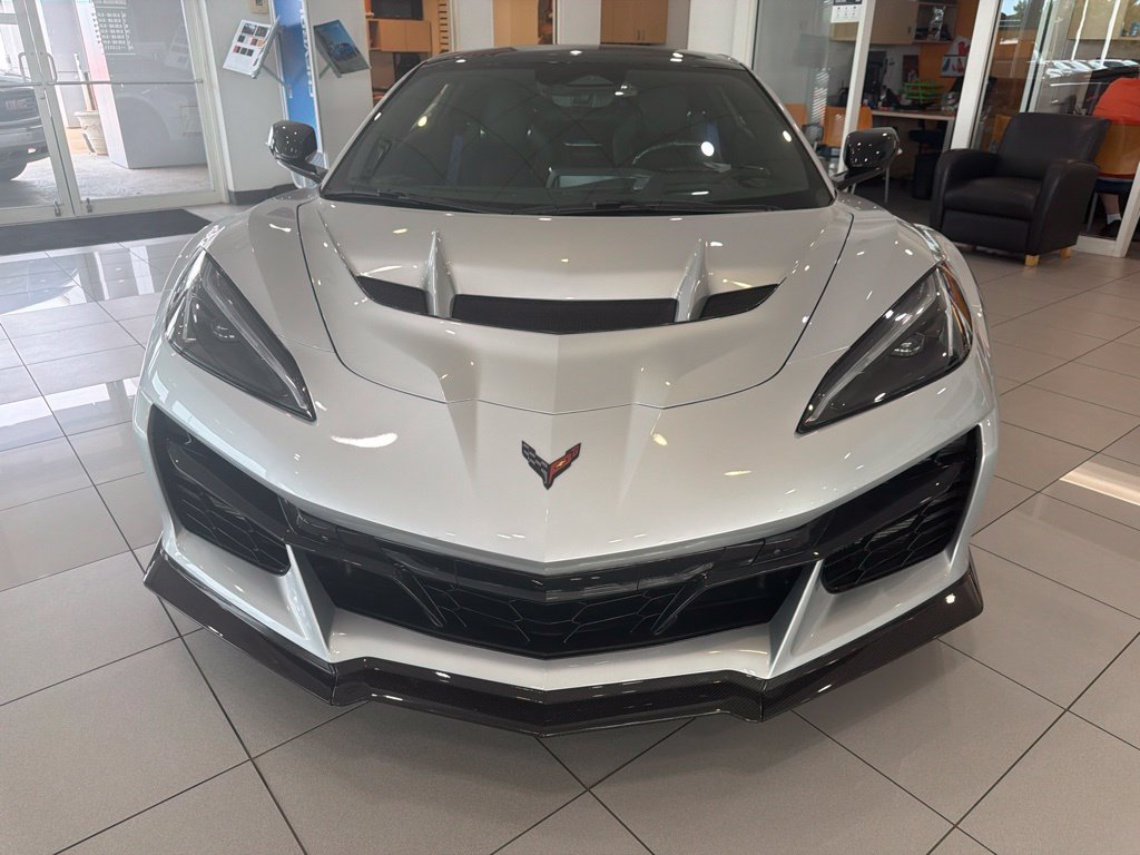 Used 2026 Chevrolet Corvette ZR1X w/ Stealth Interior Trim Package AWD/4WD image 8