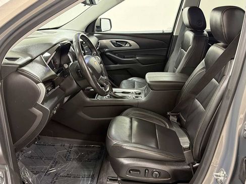 Used 2019 Chevrolet Traverse LT w/ LT Premium Package AWD/4WD image 13