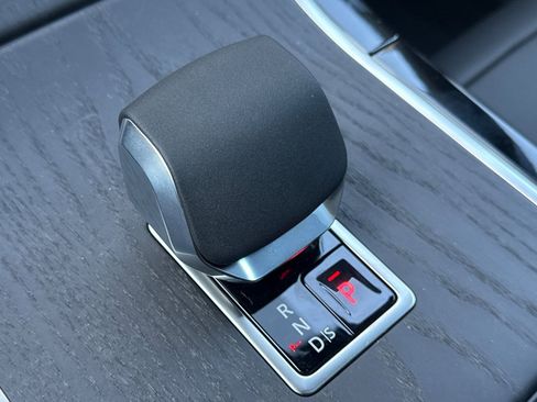 New 2026 Land Rover Range Rover Velar Dynamic SE image 25