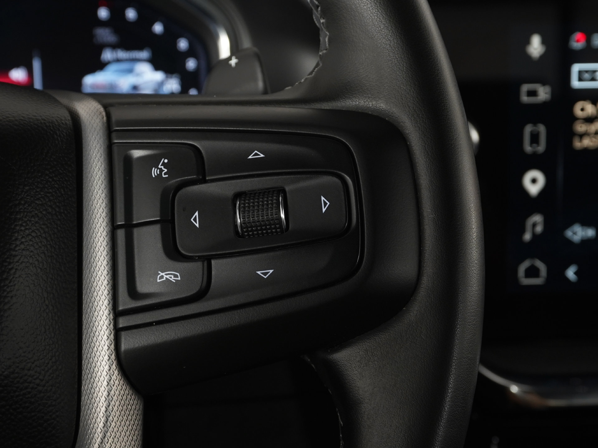 Used 2025 GMC Sierra 1500 Denali w/ Technology Package AWD/4WD image 23