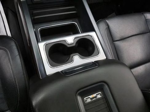 Used 2019 GMC Sierra 2500 SLT w/ Driver Alert Package AWD/4WD image 32