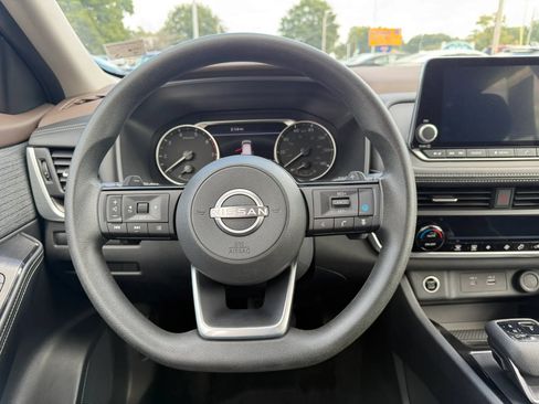 Used 2023 Nissan Rogue SV AWD/4WD image 11