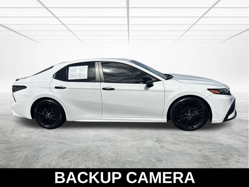 Used 2021 Toyota Camry SE AWD/4WD image 4