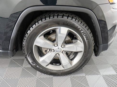 Used 2015 Jeep Grand Cherokee Limited w/ Luxury Group II image 34