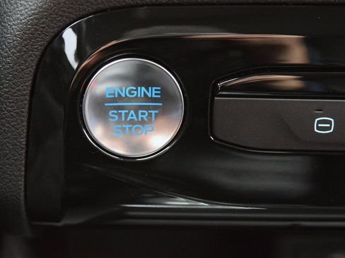 Used 2024 Ford Escape SE image 20