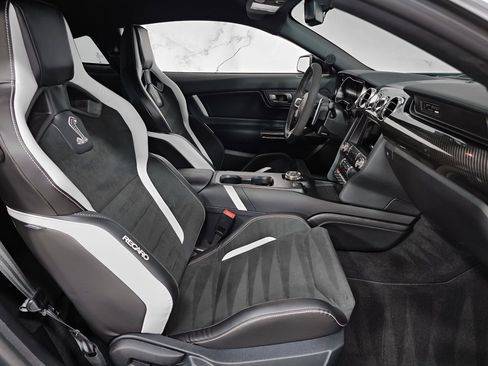 Used 2022 Ford Mustang Shelby GT500 w/ Carbon Fiber Track Pack image 2