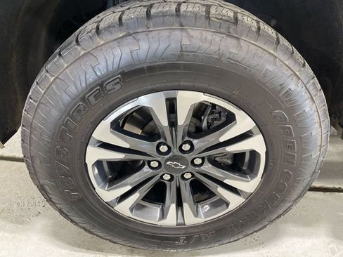Used 2022 Chevrolet Colorado Z71 AWD/4WD image 10