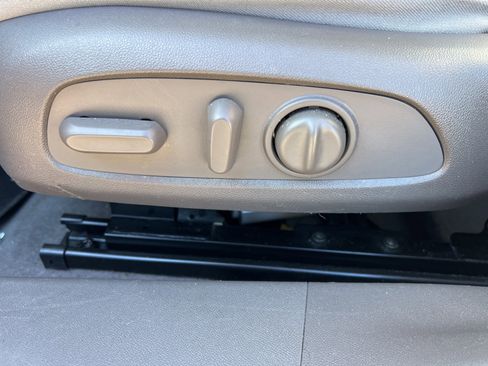 Used 2016 Chevrolet Malibu Hybrid image 21