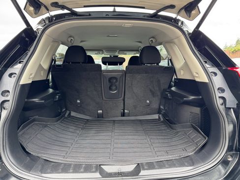 Used 2019 Nissan Rogue SV FWD image 17