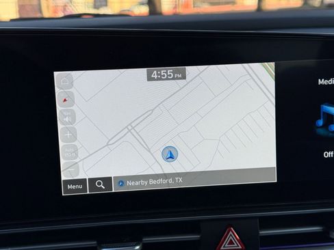 Used 2025 Hyundai Elantra Limited image 22