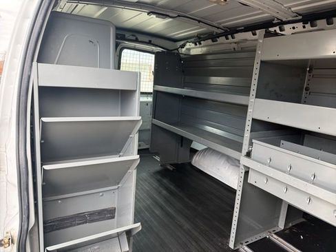 Used 2015 Chevrolet Express 2500 image 12