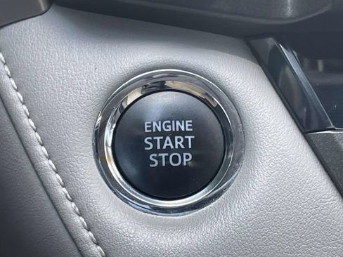 Used 2015 Toyota RAV4 Limited AWD/4WD image 27