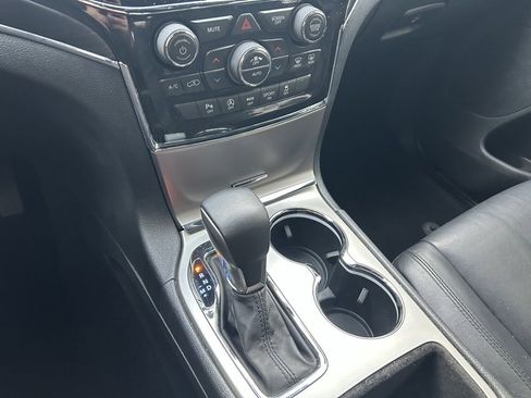 Used 2019 Jeep Grand Cherokee Limited image 16