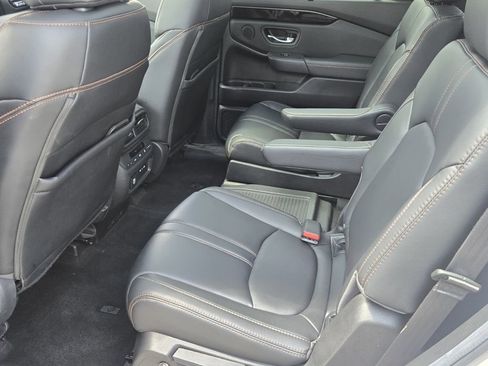Certified 2024 Honda Pilot TrailSport image 11