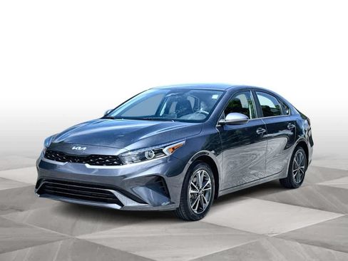 Used 2024 Kia Forte LXS FWD image 4