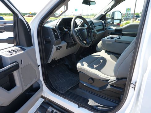 Used 2020 Ford F250 XL w/ STX Appearance Package AWD/4WD image 13