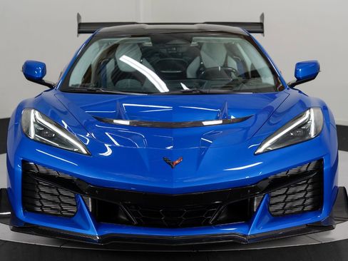 Used 2026 Chevrolet Corvette ZR1 w/ ZR1 Carbon Fiber Aero Package RWD image 11