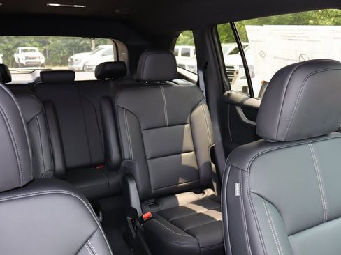 New 2025 GMC Acadia Elevation w/ Elevation Premium Package image 21