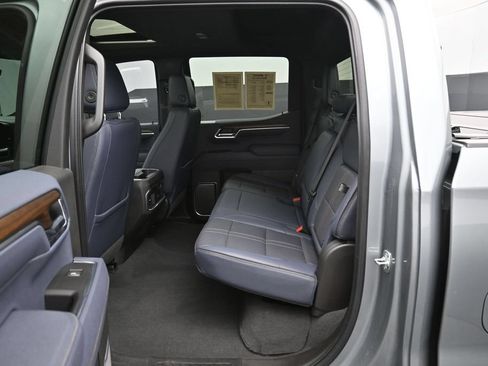 Used 2025 Chevrolet Silverado 1500 High Country w/ High Country Premium Package AWD/4WD image 29